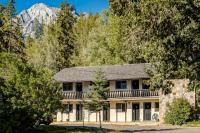 Gateway Suites Cozy Getaway Near Banff and Canmore - B&B Canmore
