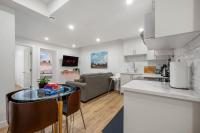 Modern 2BR Private Suite Near Calgary Airport - B&B Calgary