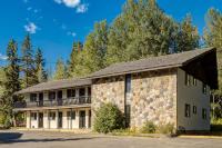 Gateway Suites Rocky Mountains stay near Banff - B&B Canmore