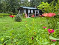 Camera Familiare con Vista Giardino