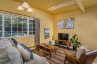 Sequoia Riverfront Guest House Right On The Water - B&B Three Rivers