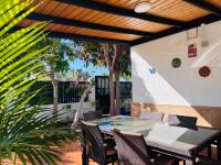 Santa Barbara Tropical by Alquiler de Sueno - 2 private terraces - Chambres d’hôtes Maspalomas