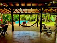 Villa Sainte-Anne with pool and garden - B&B Sainte-Anne