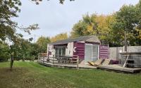Purple CargoPod at Lee Wick Farm Cottages & Glamping - B&B Clacton-on-Sea