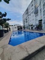 Centrally located apartment with AC, parking and pool - B&B Guadalajara