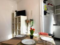 Primavera : Beau 2-pièces proche Paris, RER B 450m - Bed and Breakfast Gentilly