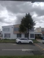 Amaike Habitaciones con baño privado en Modelia cerca de Aeropuerto Embajada y Connecta26 - B&B Bogotá