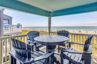 4 Mi to Barefoot Landing Retreat with Pool Access! - Bed and Breakfast Myrtle Beach