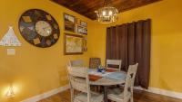 Stockyards 5 mins, New, Sleeps 8 Cedar House, TCU - B&B Fort Worth