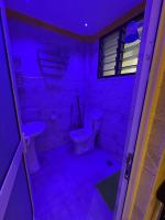 Contemporary Studio with Ambient Lighting - Bed and Breakfast Mombassa