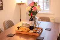Rose cottage, Central, Amazing Cathedral view, Iconic pastel street - B&B Canterbury
