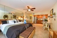 Royal Kahana 104 · RK104 West Maui Studio at BeachFront Resort w - B&B Kahana