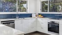 Pandanus - Spacious Waterfront Escape - Holiday Yamba - B&B Yamba