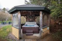 Sleeps 16-Hottub-Sauna-Pet Friendly-7 Min to Ski - Chambres d’hôtes Waterville Valley