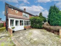 Spacious Family Home, Comfort, Safety and Smiles Await! - Ferienwohnung Havering atte Bower