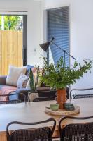 Walk In, Unwind & Feel Right at Home - B&B Christchurch