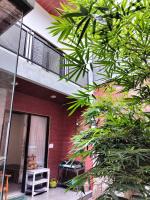 Taman Salak Homestay -5BR Entire House - Chambres d'hôtes Madiun