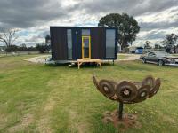 Great Success Stud by Tiny Away - Bed and Breakfast Tongala