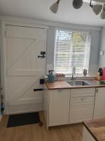 Pretty 2 Bedroom Cottage in Skirmett with Parking - B&B Turville