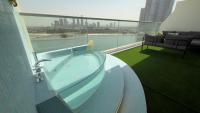 Highend Azure 1BR Sea View and Private Beach with Pool Access - B&B Dubai