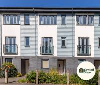 4BR Townhouse w FREE Parking in City Centre - Bed and Breakfast Southampton