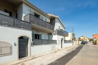 Modern 2BR Retreat in Pula - Bright & Quiet - B&B Pula