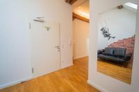 LUXOMES - Tropical & Streetart Style - Old Town Apartments - Central Ingolstadt - Bed and Breakfast Ingolstadt