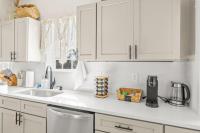 Hygge High Point by Rather Be Properties - Bed and Breakfast High Point