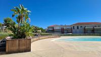 Grand studio front de mer climatisé-piscine-parking- Juan les pins - B&B Antibes