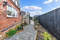 Sizeable 4 bed property on Huntingdon Ring road - B&B Huntingdon