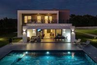 New! Luxury Villa Alta & Montira two heated pool - B&B Juršići