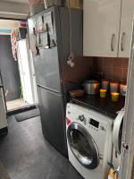 Female&Family single, double and king size rooms with shared bathroom - Ferienwohnung Manchester