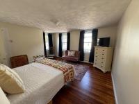 Seaside Stay in Historic Warren - B&B Warren