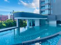 Bright Modern 2BR Condo Near Central with Pool, Gym & Mountain View - B&B Ban Ket Ho