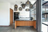 New 5BR Villa, Enclosed Lounge, Canggu Oasis - B&B Canggu
