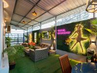 Hilltop Hideaway Party Friendly 4BHK Pool Villa by Spacez - B&B Bombay