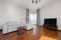 Family Apartment with 2 Bedrooms on the 16th Floor in Warsaw by Noclegi Renters - Chambres d'hôtes Varsovie
