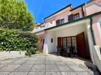 Colorful villa close to the sea - B&B Porto Santa Margherita