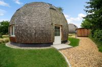 Kugelhaus Eos - Sonnengeküsstes Ferienhaus in organischer Bauweise am Seeufer - Chambres d'hôtes Penzlin