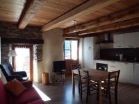 Appartement met 1 slaapkamer, balkon en uitzicht op de bergen.