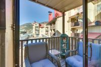 Ski-In Red River Retreat: Balcony, Mountain Views! - B&B Red River