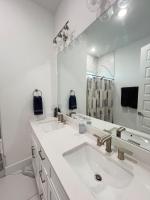 2 story house by Houston Heights - B&B Houston