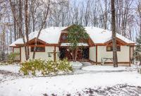 Ski-In 5BR Retreat at Boyne Mtn - Walk to Lifts & Fun! - B&B Boyne Falls