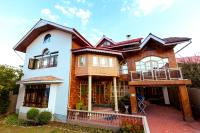 Nuh Villa - A Luxury Homestay near Srinagar Airport - Chambres d'hôtes Srinagar