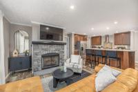 Private Retreat by the Ecusta Trail and Downtown - Ferienwohnung Hendersonville