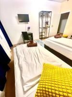 BIG New 7Rooms City Center APARTMENTS and Suites - Bed and Breakfast Berlijn