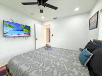 Relax & Play Pool, Games & Prime Location - B&B Fleetwood Manor