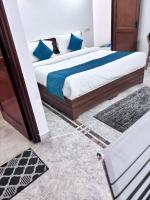 Three-Bedroom Apartment with Balcony