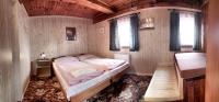 Chambre Double ou Lits Jumeaux avec Salle de Bains Commune
