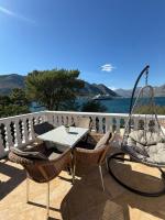 Apartment LANA on the seashore - Chambres d’hôtes Kamenarovići